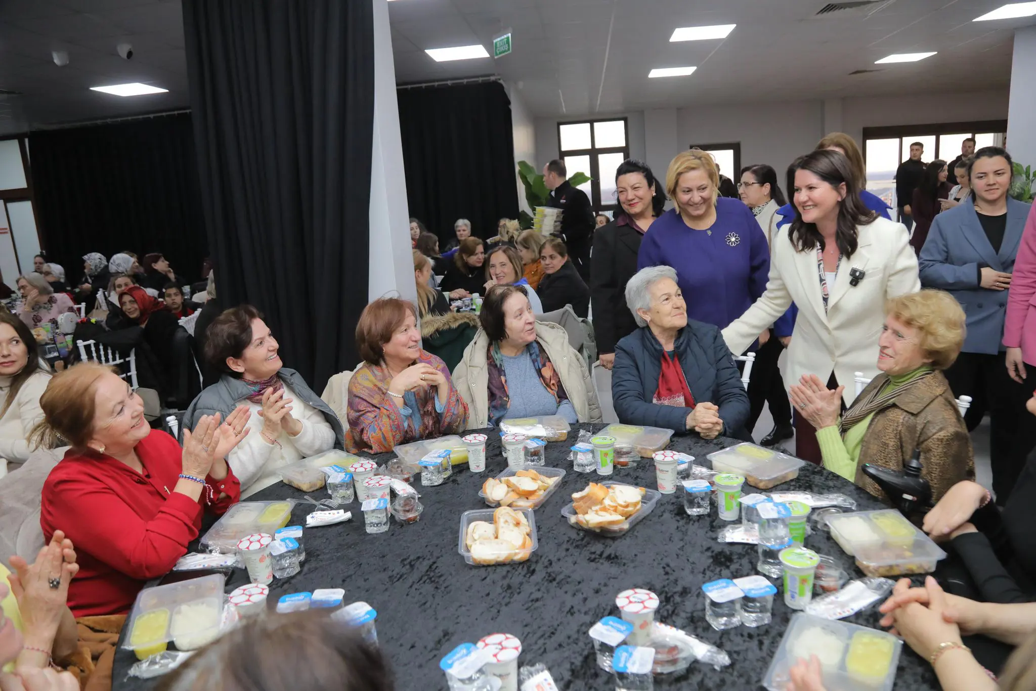 EDİRNE BELEDİYESİ YENİİMARET KADIN MERKEZİ KADINLAR GÜNÜ’NDE HİZMETE AÇILDI galeri görseli